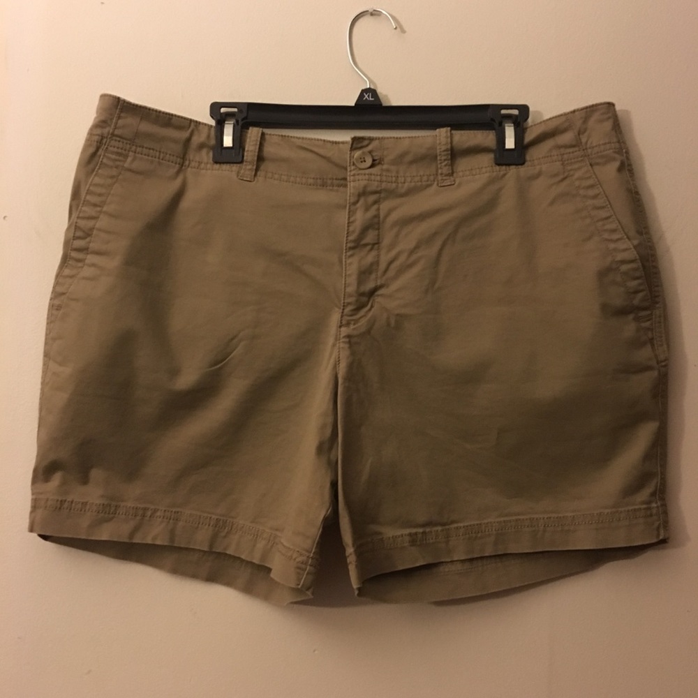 Eddie Bauer women’s shorts size 18.